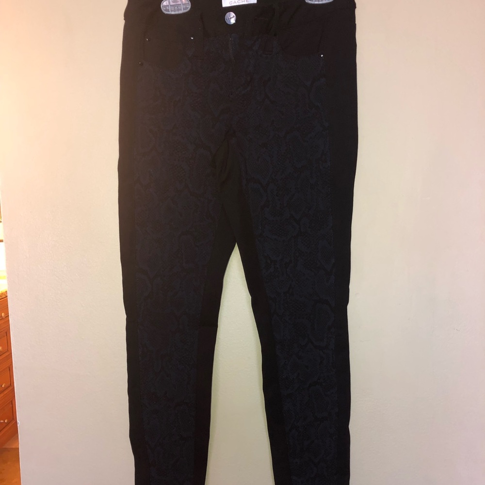 Black pants size 0 cache